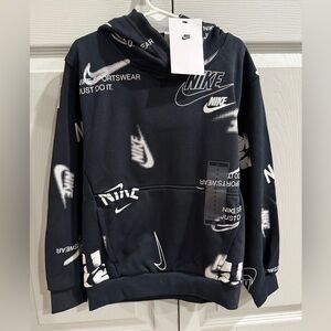 ⭐️NWT Nike youth size S hoodie